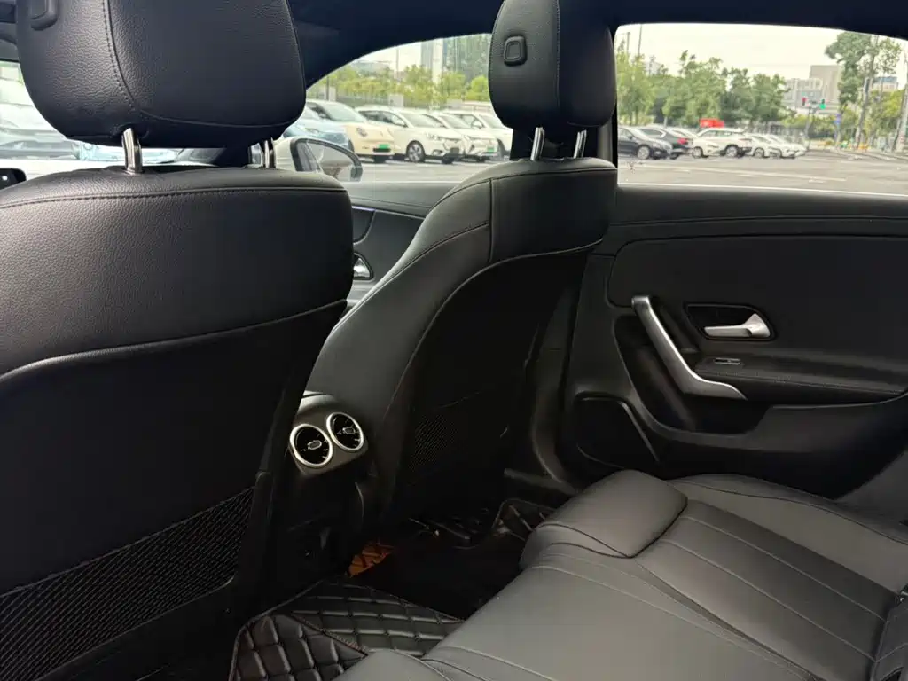 Mercedes-Benz A-Class — миниатюра 6