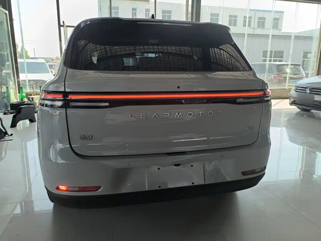Leapmotor Leapmotor C10 — миниатюра 6