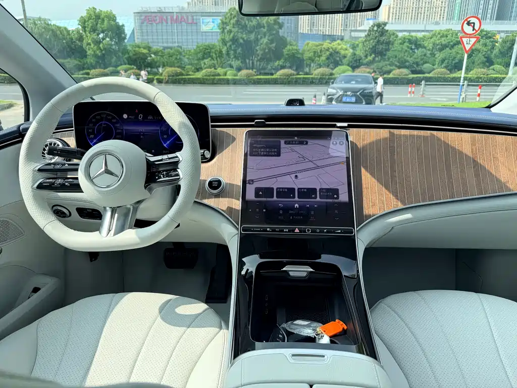 Mercedes-Benz EQE 2025 500 4MATIC Luxury