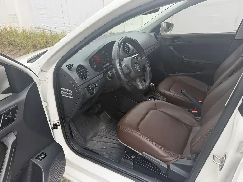 Volkswagen Jetta — миниатюра 4