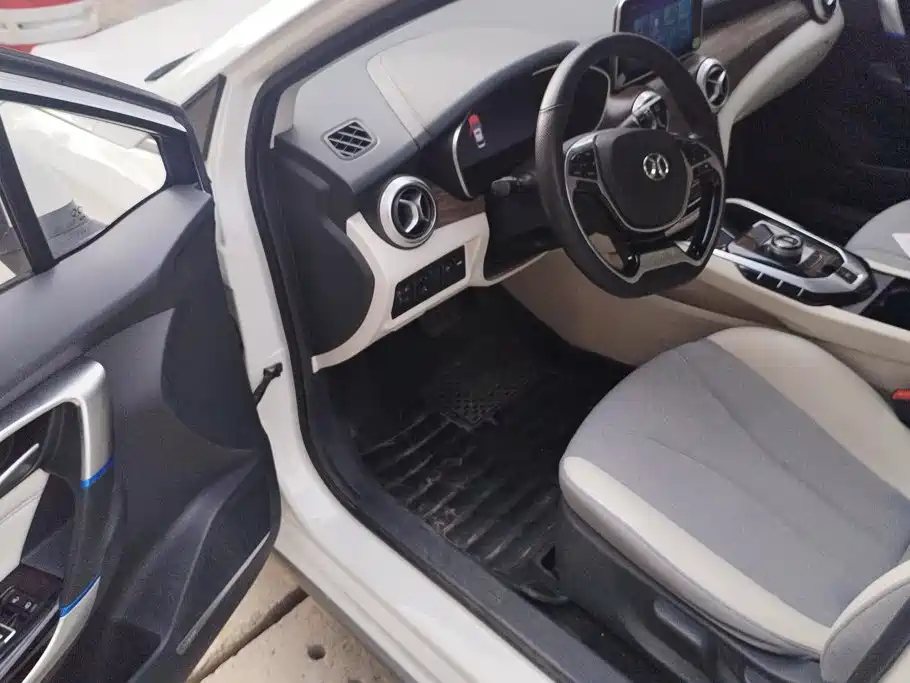 BAIC EU5 — миниатюра 7