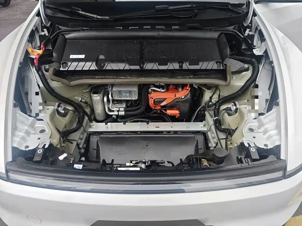 Tesla Model Y — миниатюра 16