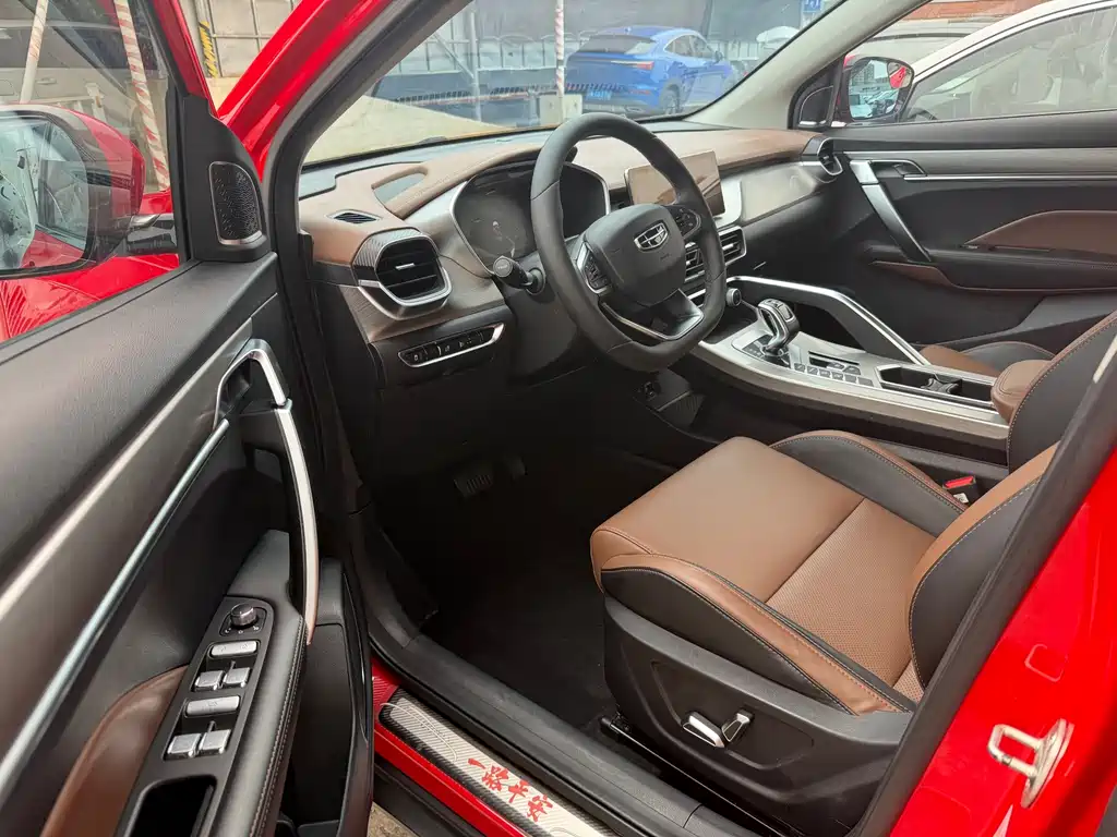 Geely Binyue — миниатюра 11