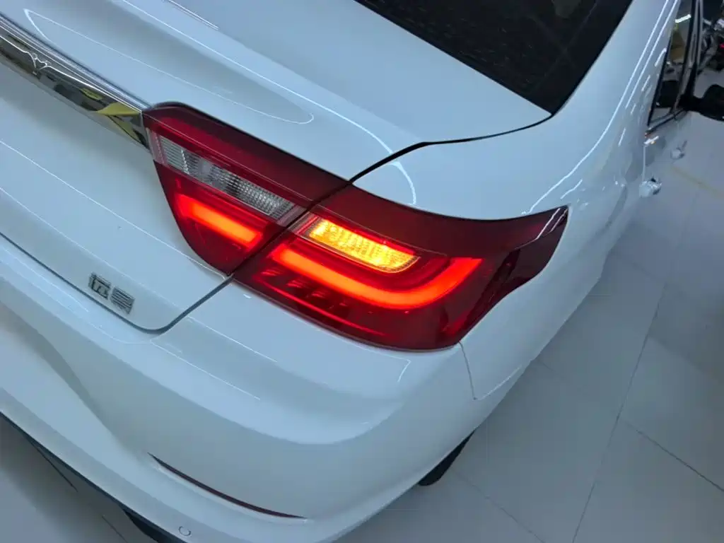 Geely Vision — миниатюра 8