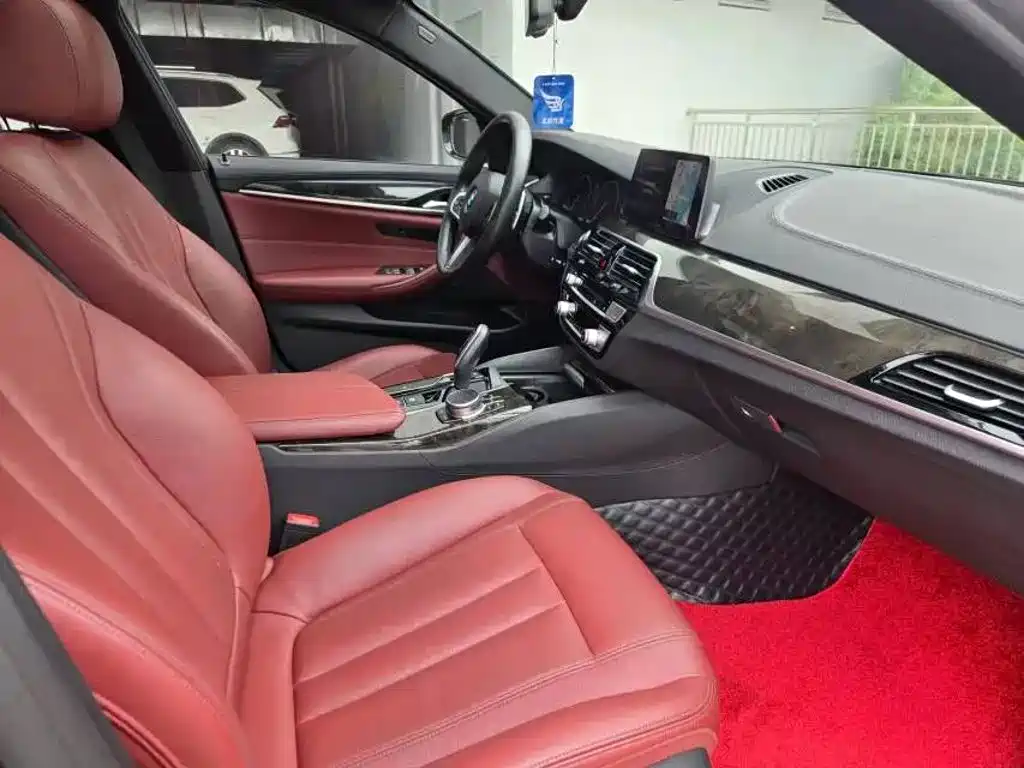 BMW 5 Series — миниатюра 5