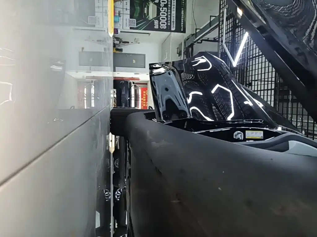 Tesla Model Y — миниатюра 21