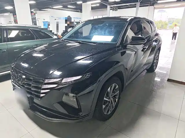 MODERN TUCSON