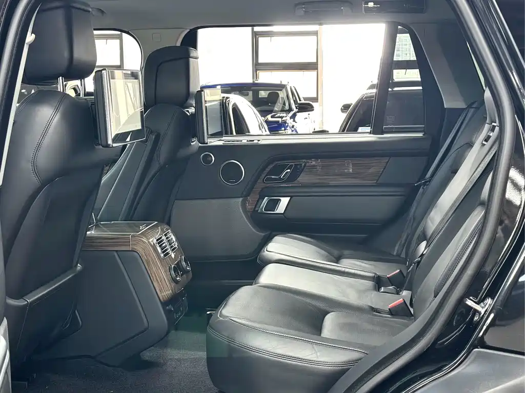 Land Rover Range Rover — миниатюра 8