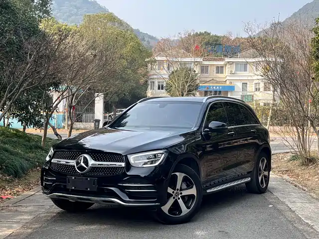 MERCEDES-BENZ GLC 2023
