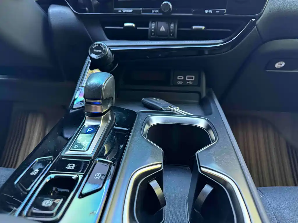Lexus NX — миниатюра 14