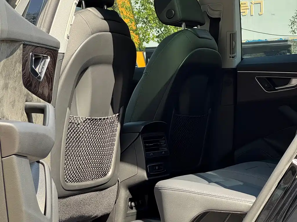 Audi Q8 — миниатюра 8