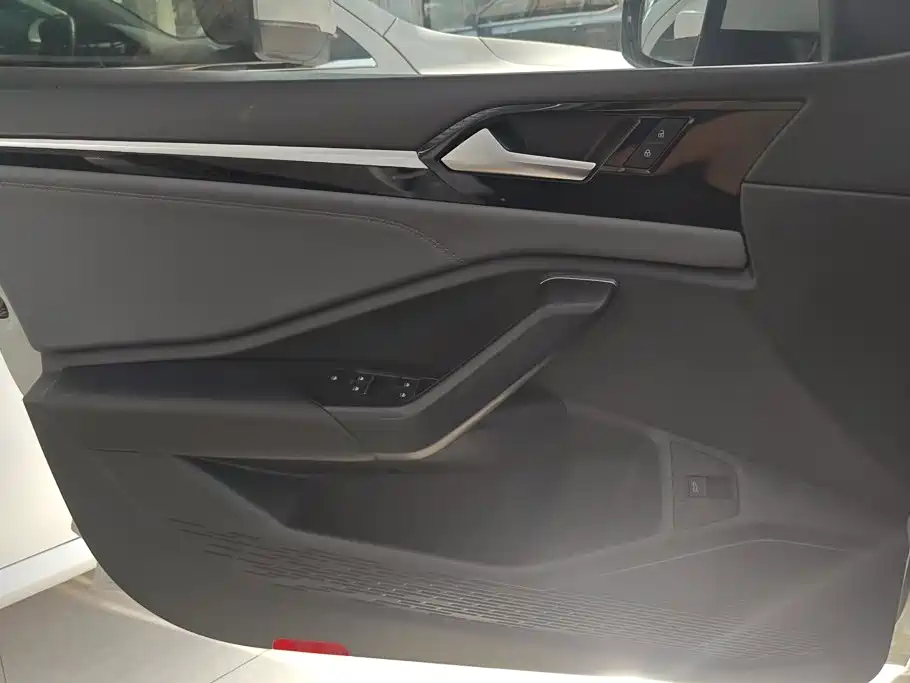 Volkswagen Sagitar — миниатюра 7