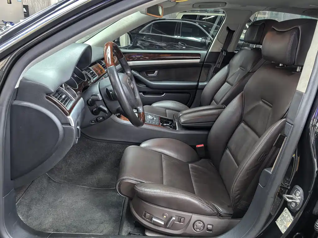 Audi A8 2009 A8L 4.2 FSI quattro Luxury