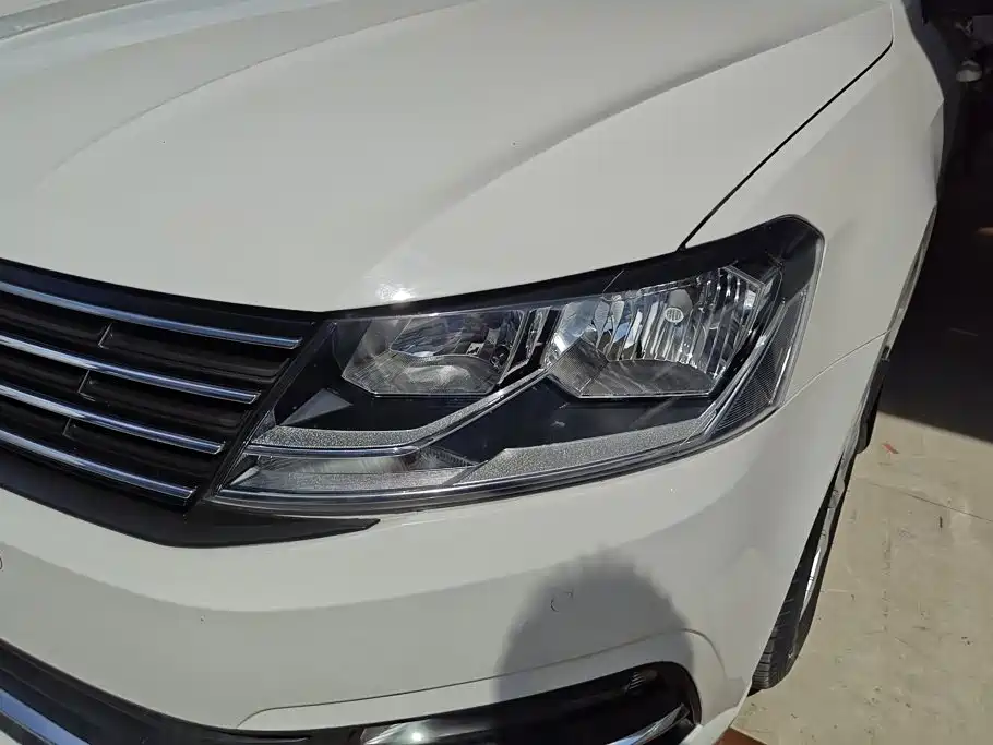 Volkswagen Lavida — миниатюра 5