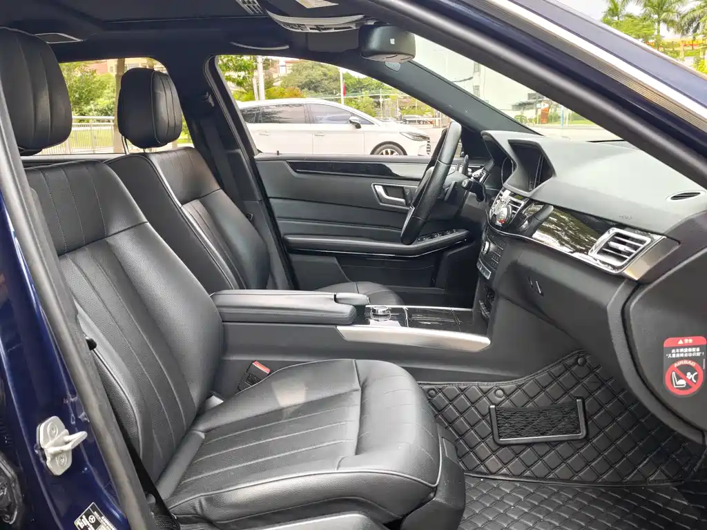 Mercedes-Benz E-Class — миниатюра 7