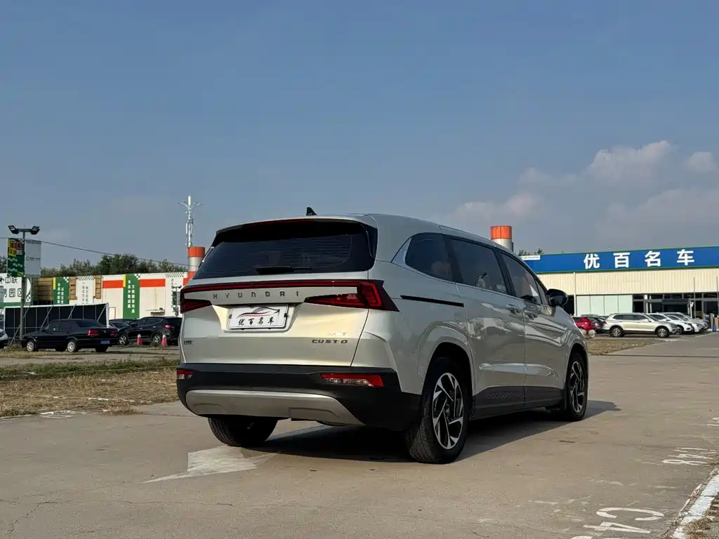 Hyundai Custo — миниатюра 6