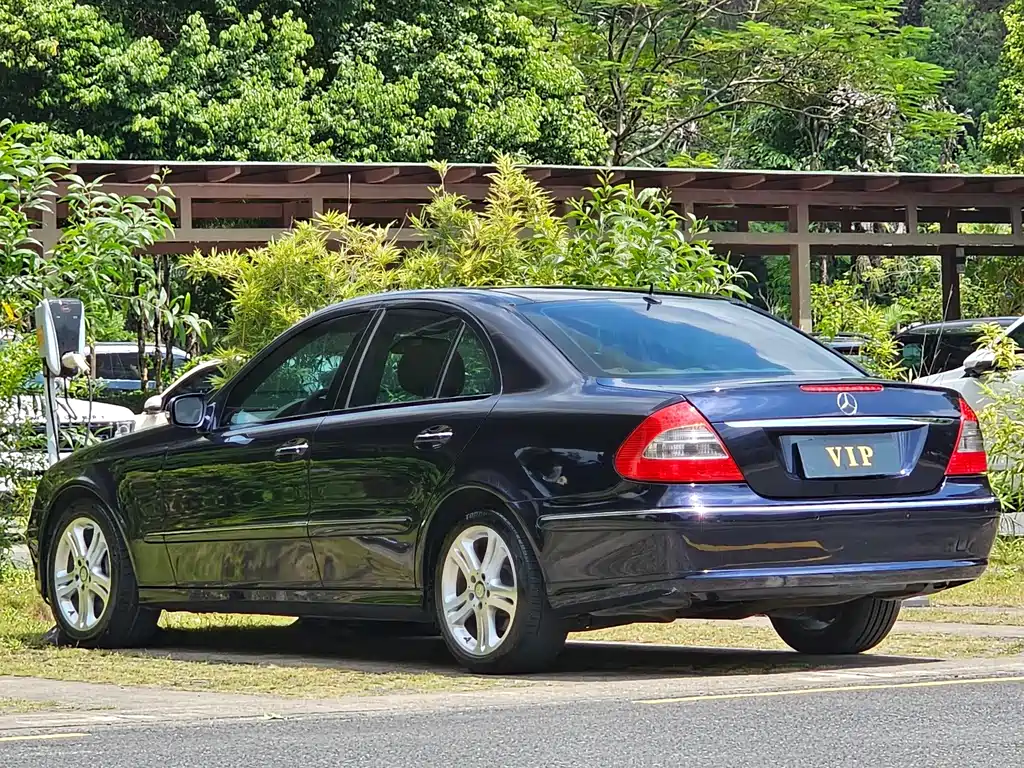 Mercedes-Benz E-Class — миниатюра 12
