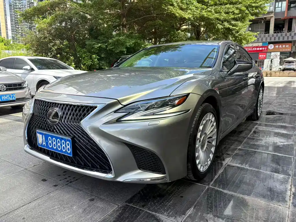 LEXUS LS
