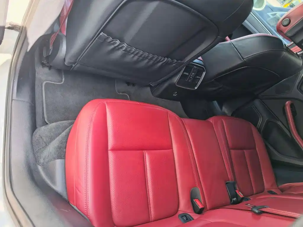 Porsche Macan — миниатюра 8