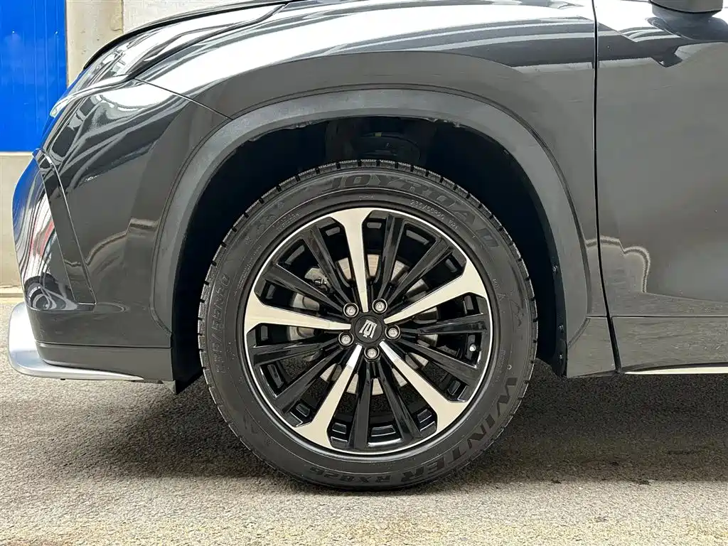 Toyota Crown Kluger 2022 2.0T