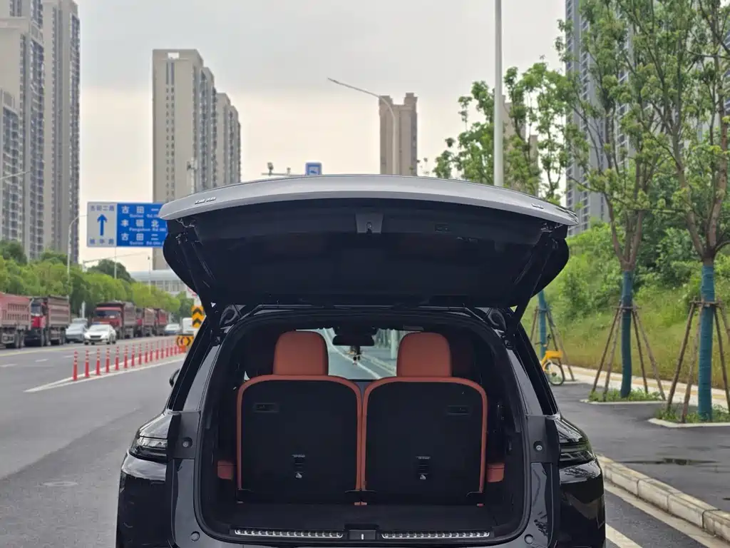 Li Auto L8 2023 Pro