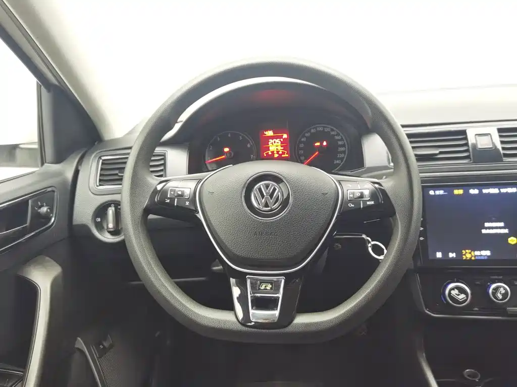 Volkswagen Santana — миниатюра 11