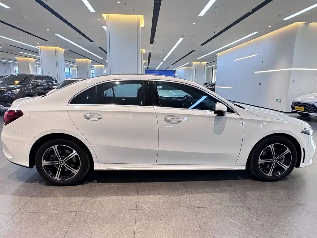 MERCEDES-BENZ A CLASS