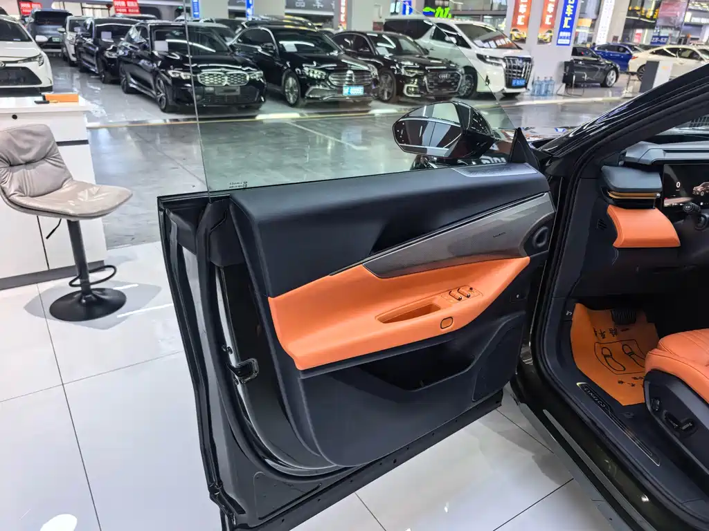 Lynk & Co 08 EM-P — миниатюра 6