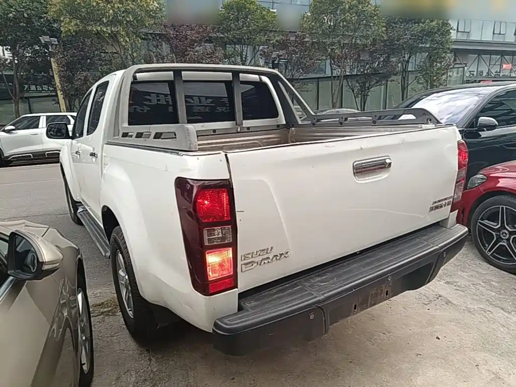 Isuzu D-MAX — миниатюра 5