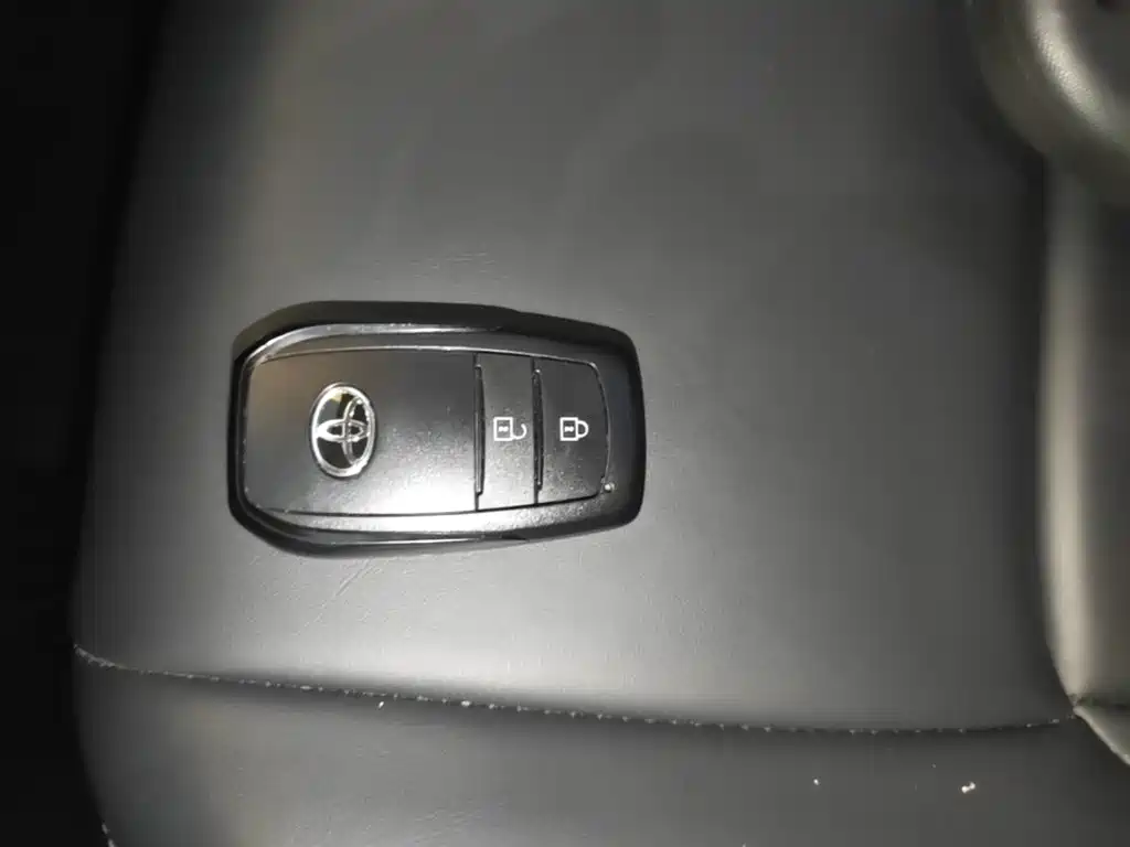 Toyota Frontlander — миниатюра 9