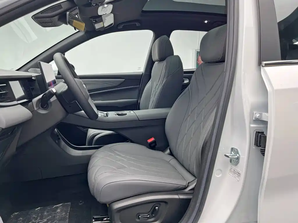 Geely 博越REV — миниатюра 15