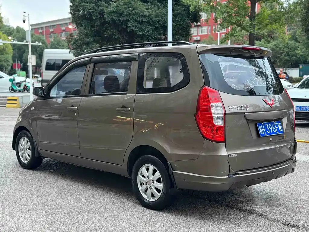 Wuling Hongguang — миниатюра 6