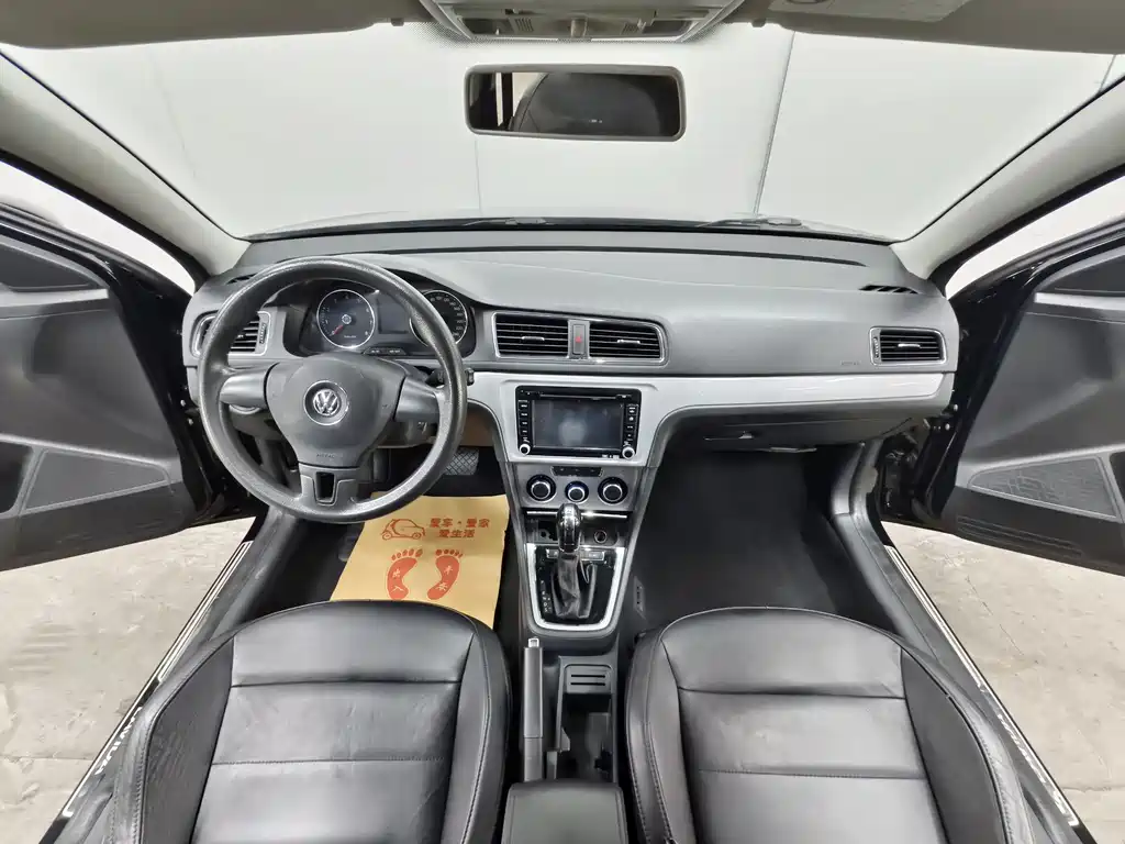 Volkswagen Gran Lavida 2013 1.6L AT Comfort