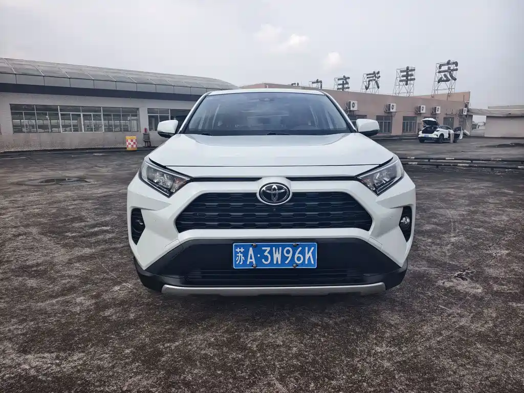 Toyota RAV4 — миниатюра 2