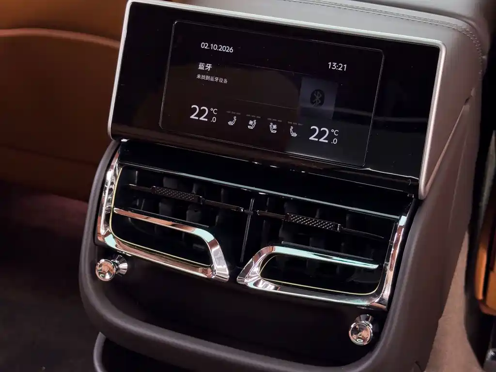 Bentley Flying Spur — миниатюра 32