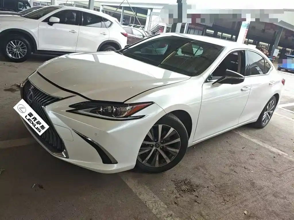 Lexus ES 2020 200