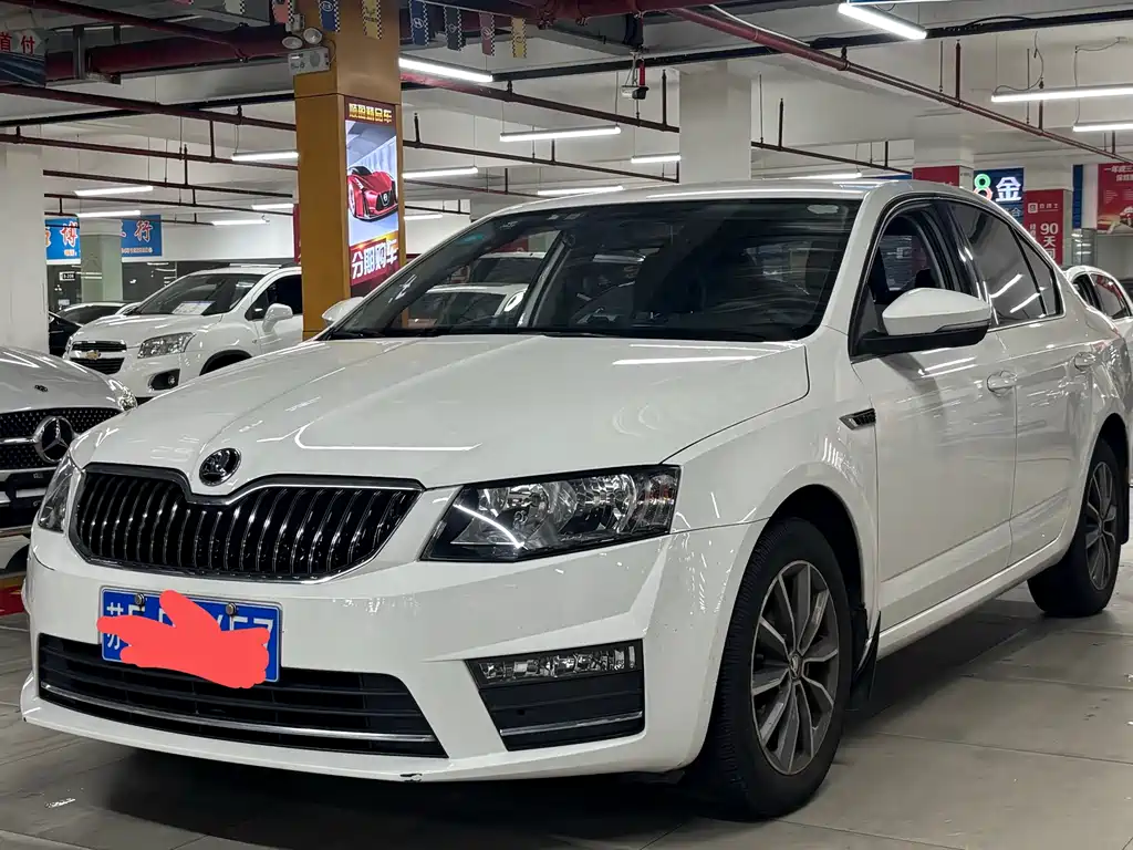Skoda Octavia 2017 1.6L MT