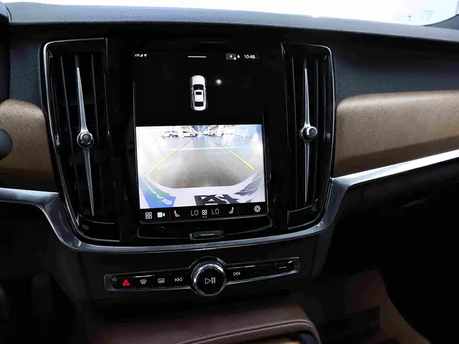 Volvo S90 2024 B5 Luxury