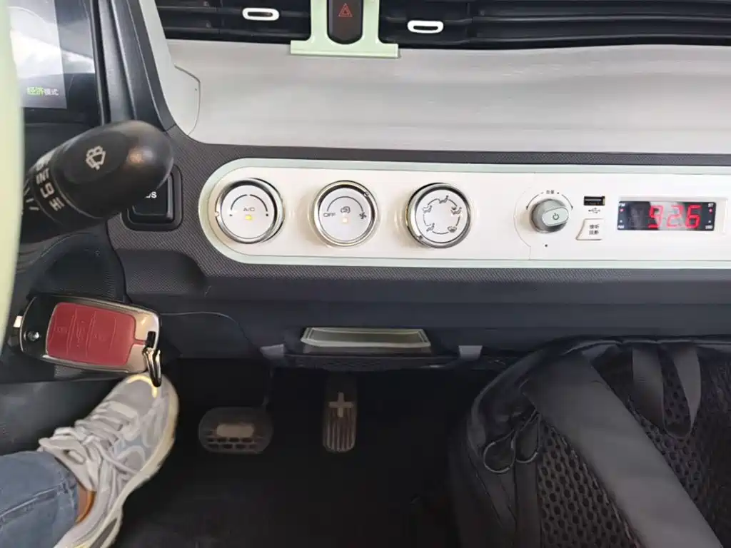 Wuling MINIEV — миниатюра 9