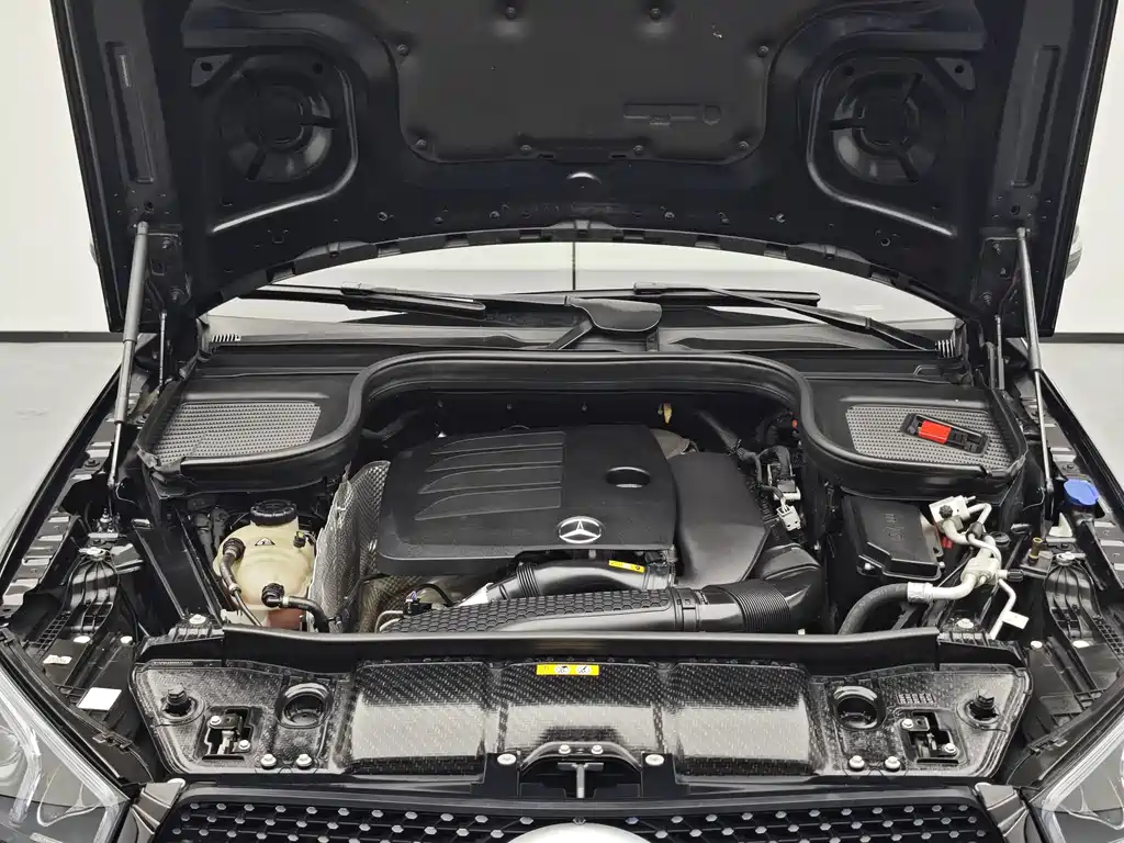 Mercedes-Benz GLE (Import) — миниатюра 12