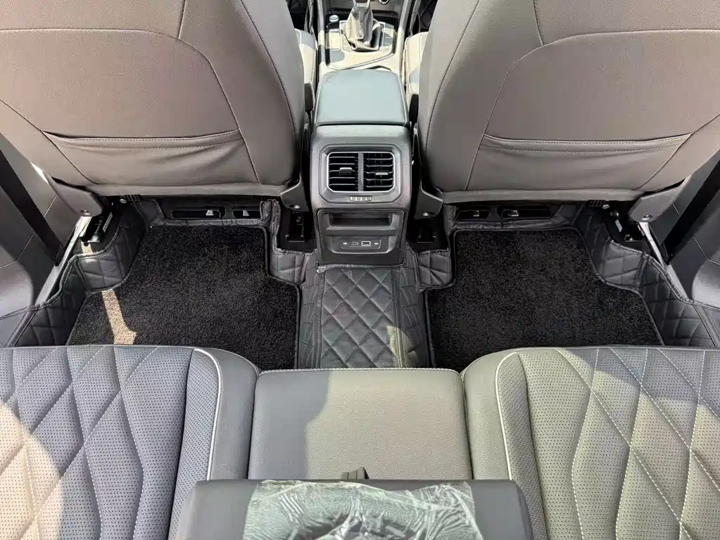 Volkswagen Tiguan L — миниатюра 24