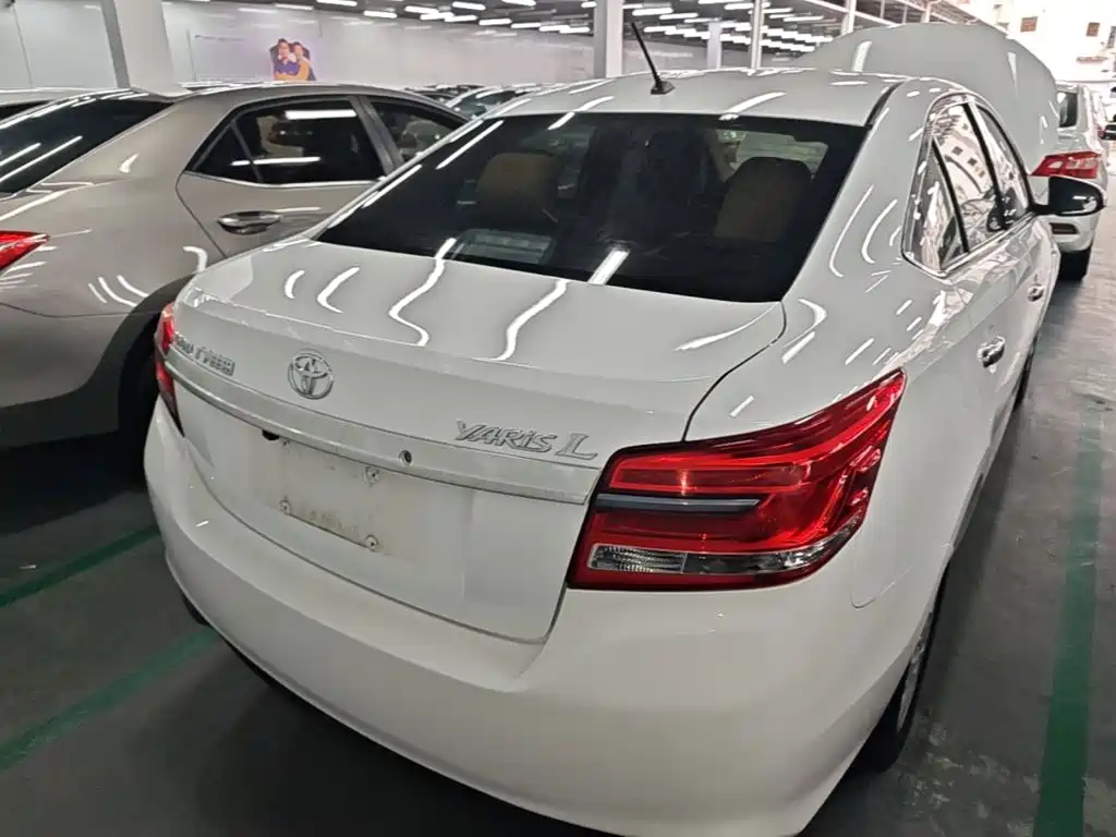 Toyota Yaris L — миниатюра 6