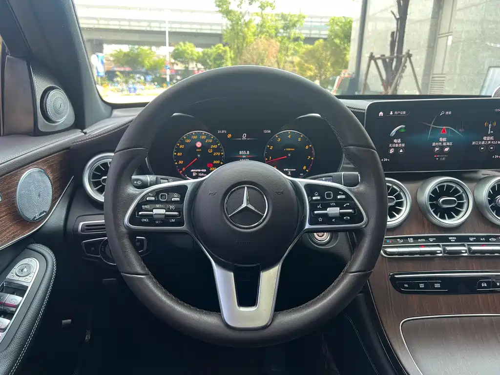 MERCEDES-BENZ GLC
