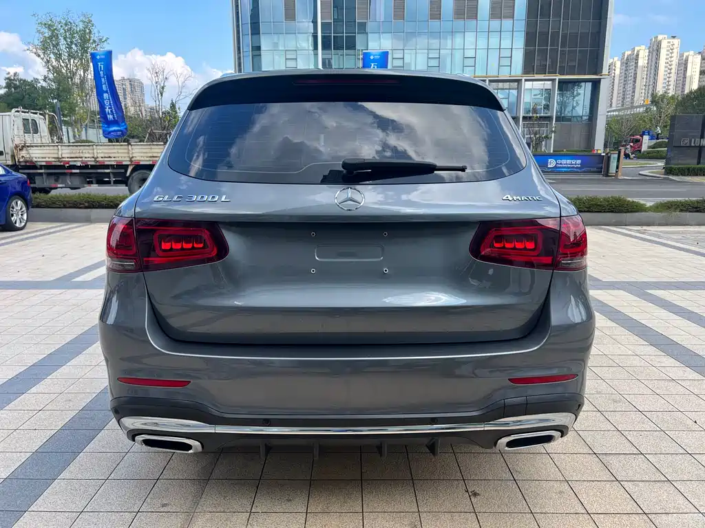 MERCEDES-BENZ GLC
