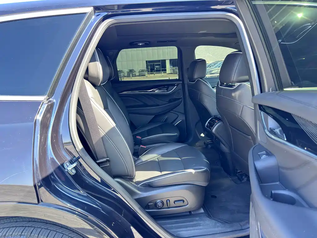 Buick Enclave — миниатюра 11