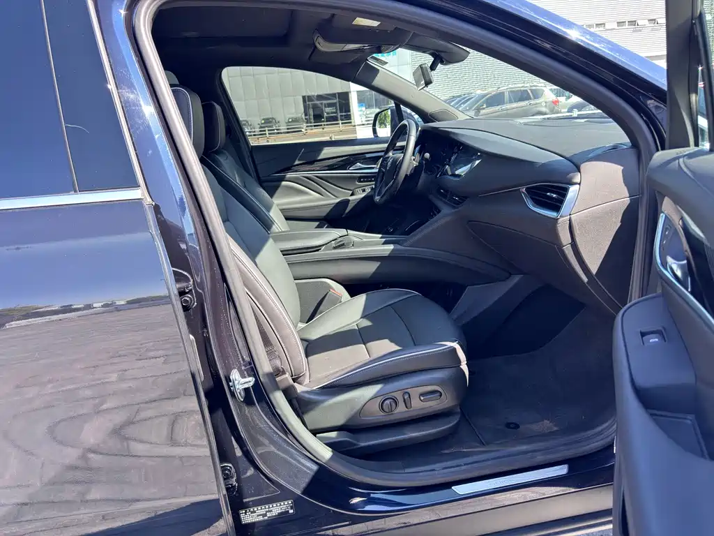 Buick Enclave — миниатюра 10