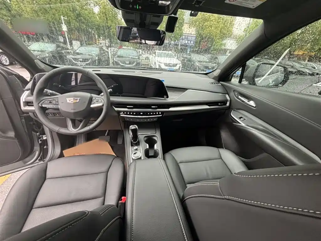 Cadillac XT4 2024 28T Luxury