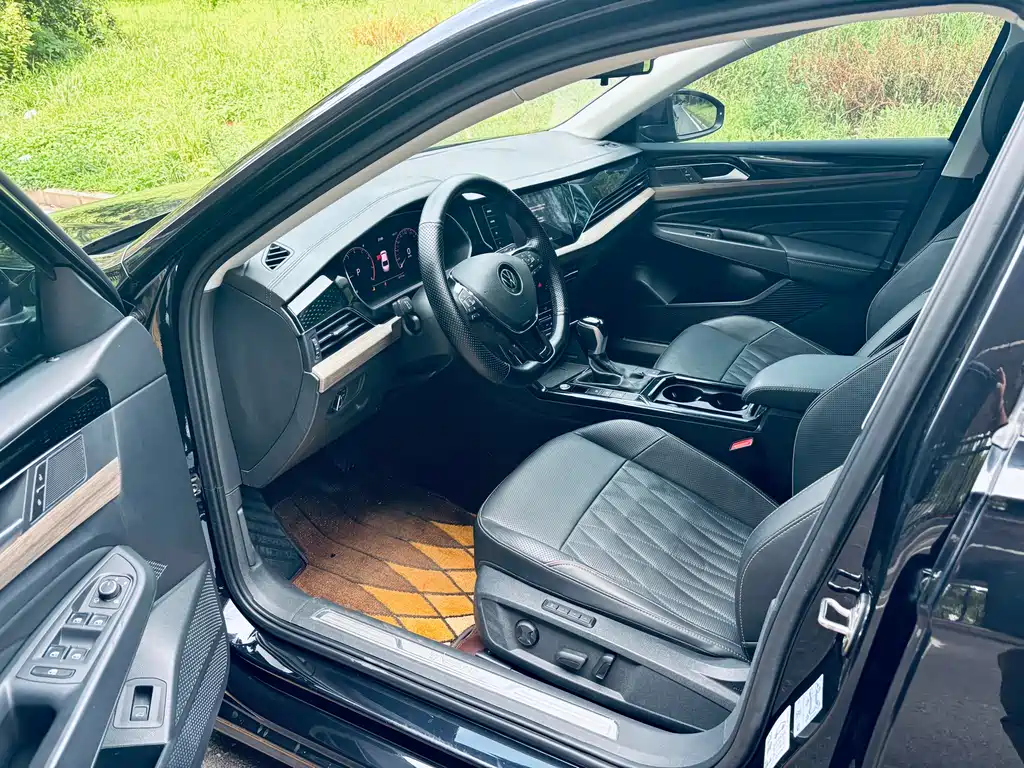 Volkswagen Passat 2021 330TSI Luxury