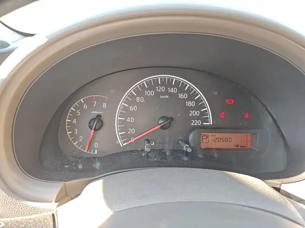 Nissan Sunny — миниатюра 12