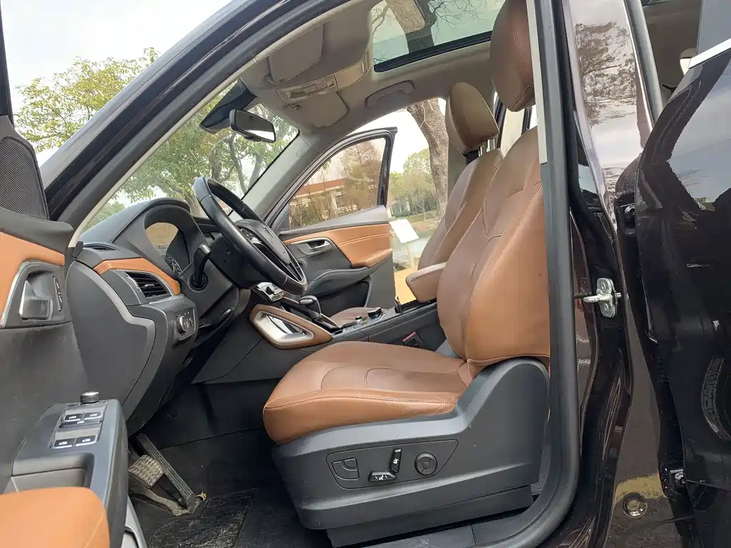Borgward BX7 — миниатюра 14